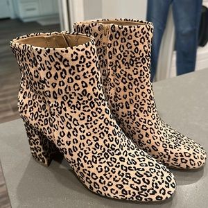 Size 8 Gianni Bini booties